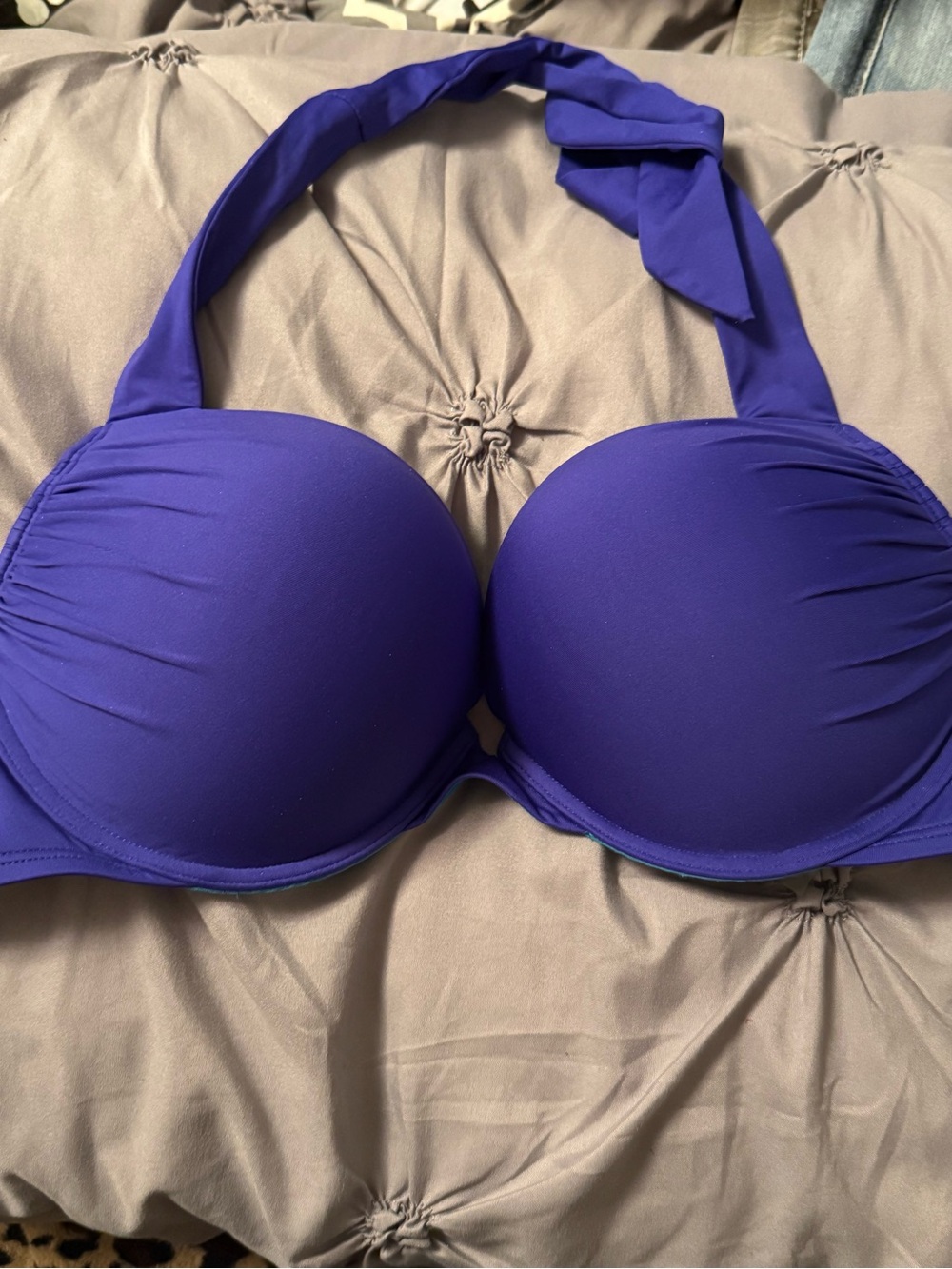 36 C Victoria’s Secret bombshell plunge swimsuit top